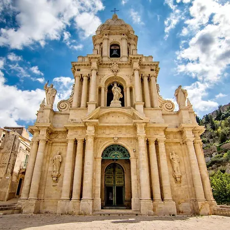 Torres - Happy * Scicli